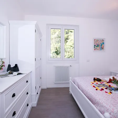 Sleeps 4 Pool דירה