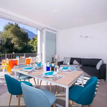 Sleeps 4 Pool דירה