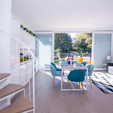 Sleeps 4 Pool דירה מנאג'יו